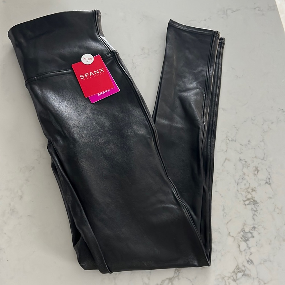 ⭐️NWT Spanx Faux Leather Leggings Black PS⭐️